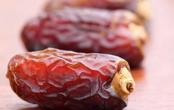مرجع قیمت انواع خرمای پیارم خشک + خرید ارزان